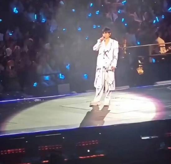 张杰演唱会回应争议:当一个好歌手之前 我要先当一个好男人(图1) 游民星空