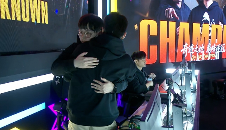 新锐战队5秒内两度被绝杀,卫冕冠军竟以这种方式守住王座(图1) 1