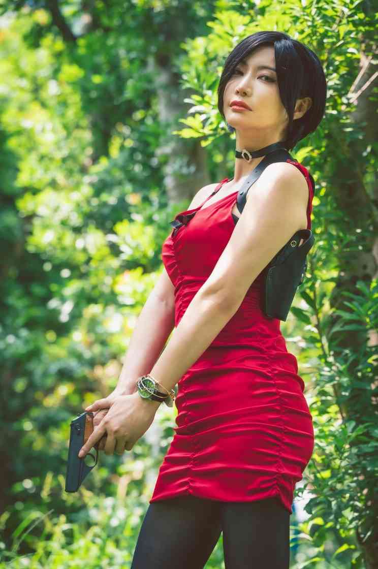 48岁日本漫画家晒生活照 神似《生化危机》艾达王(图6) 48岁日本漫画家晒生活照 神似《生化危机》艾达王