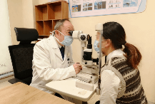 患流感5天不摘隐形近乎融化 医生:永久性视力损伤(图2) 游民星空