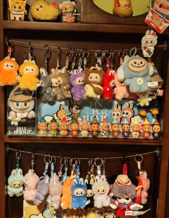 Labubu市场“退潮” 泡泡玛特股价距年内高点跌超40%(图2) 游民星空