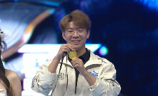 在《星际争霸Ⅱ》国际明星邀请赛现场，大家都是当初那个少年