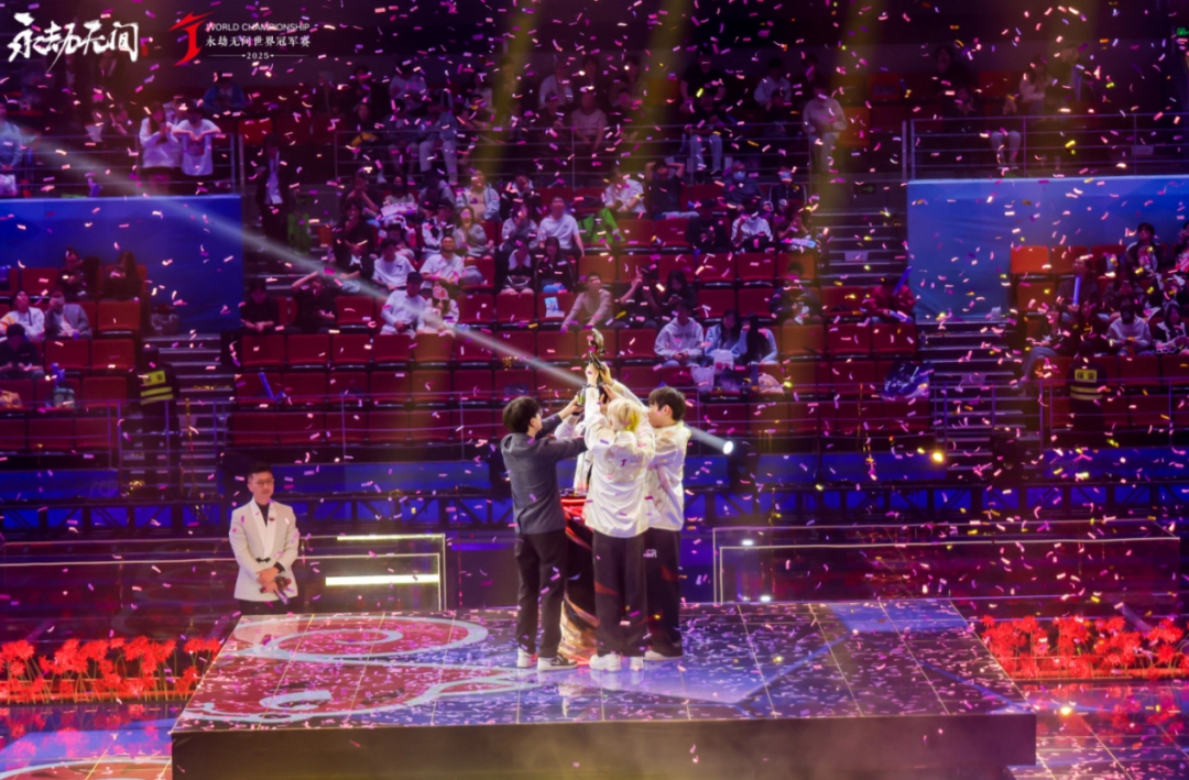 在永劫痛城深圳，挤满了振刀人