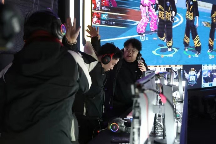 2025《街头篮球》FSPL盛大落幕，“UNKNOWN”延续王者之姿卫冕冠军