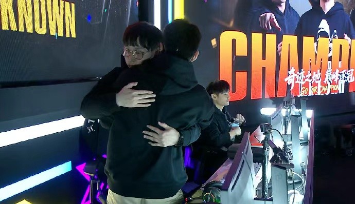 2025《街头篮球》FSPL盛大落幕，“UNKNOWN”延续王者之姿卫冕冠军