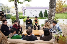 《足球经理26》邀请我们开了一场“国足未来研讨会”