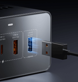 小米桌面充电站竟然有8个接口,一个设备就能满足全家用电需求(图3) 游民星空